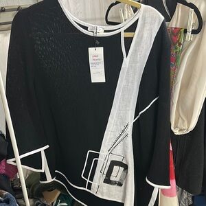 Black and White Artistic Top